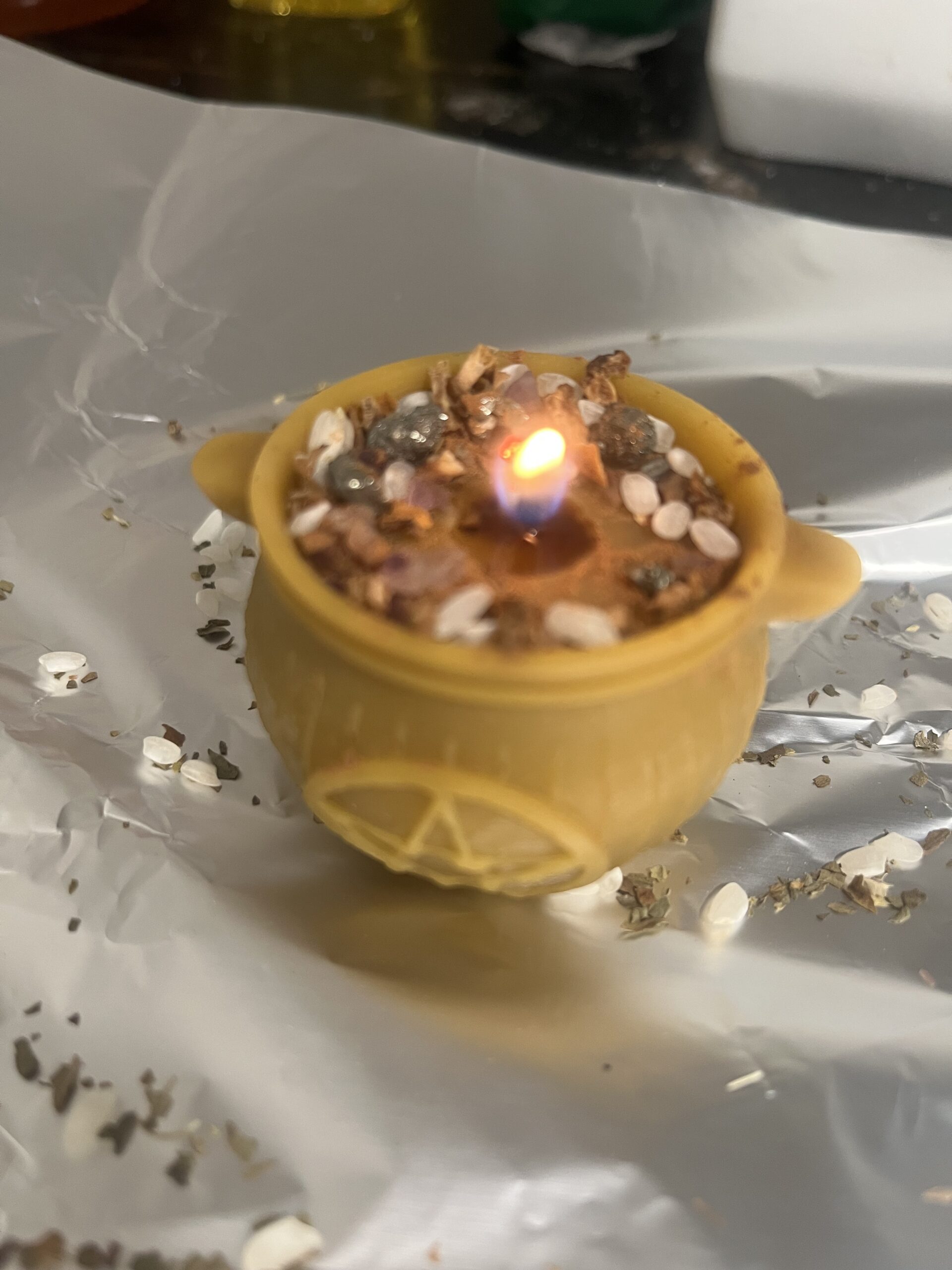 Vela Caldero Mágico de Miel | Cera de Abeja, Pirita y Citrino para la Abundancia