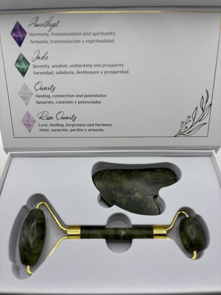 Rodillo de Jade, en una preciosa caja con gua sha