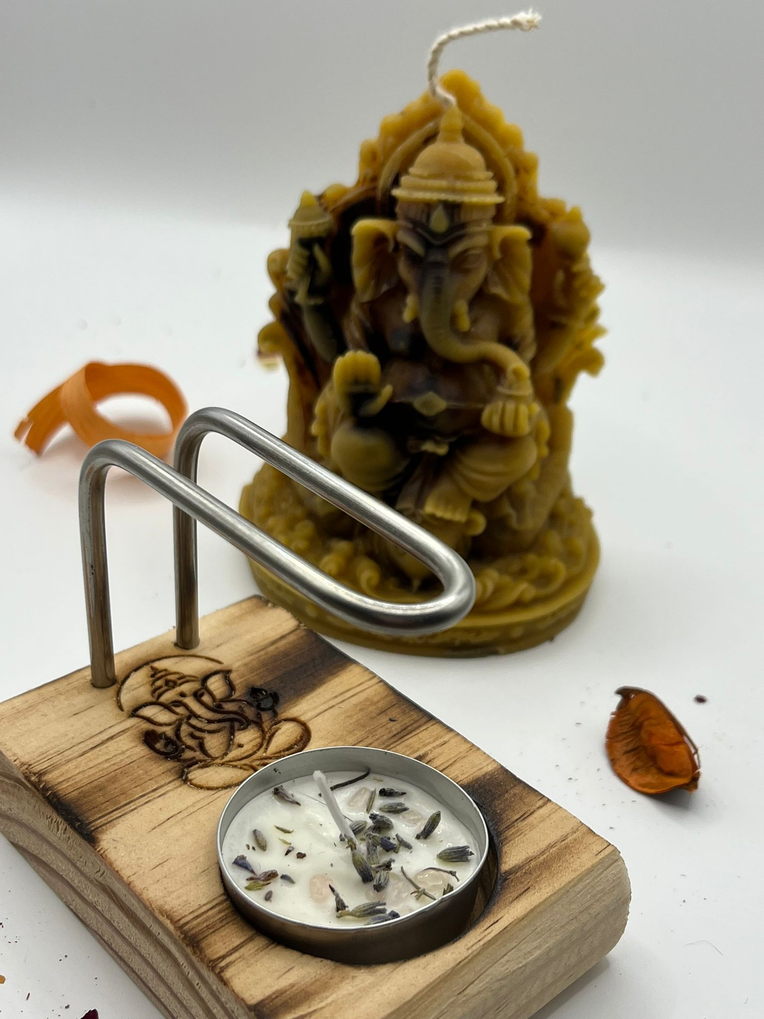 Quemador de palo santo del Ritual de desbloqueo de Ganesha