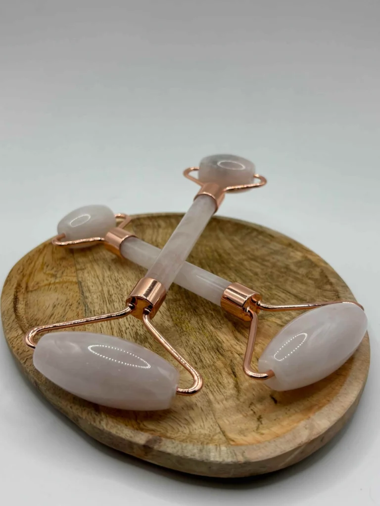 categoría cosmetica natural. Rodillo de cuarzo rosa