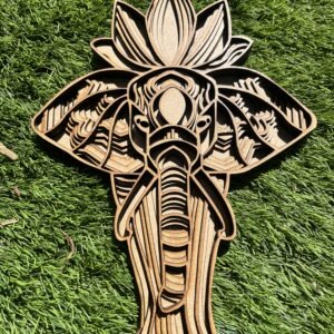 Elefante con flor de loto en madera multicapa